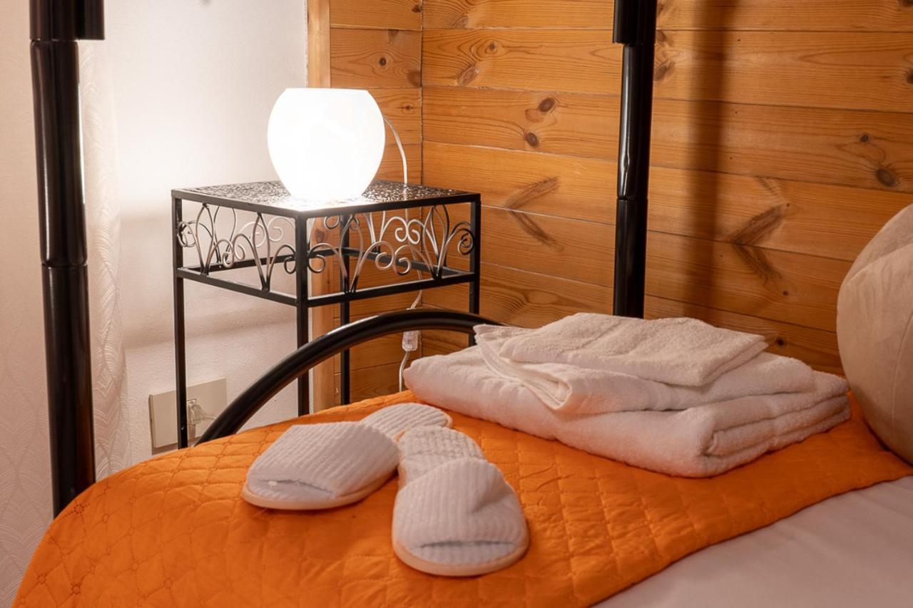 Casa Lachesi Caccamo ภายนอก รูปภาพ